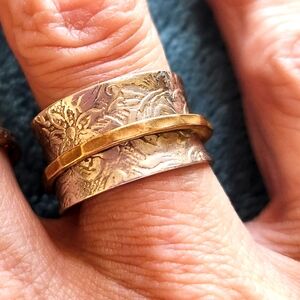 Silpada Wide Spinner Ring
